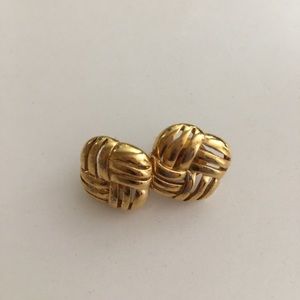 SQUARE PIERCED EARRINGS